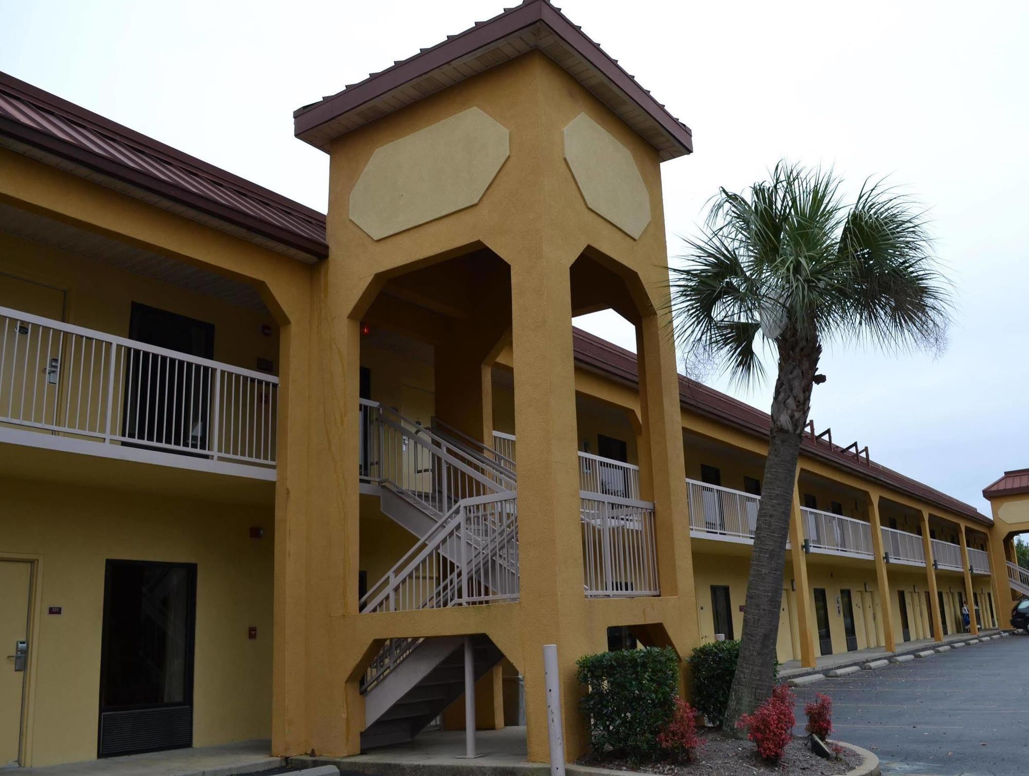 Fairview Inn & Suites Mobile Exterior foto